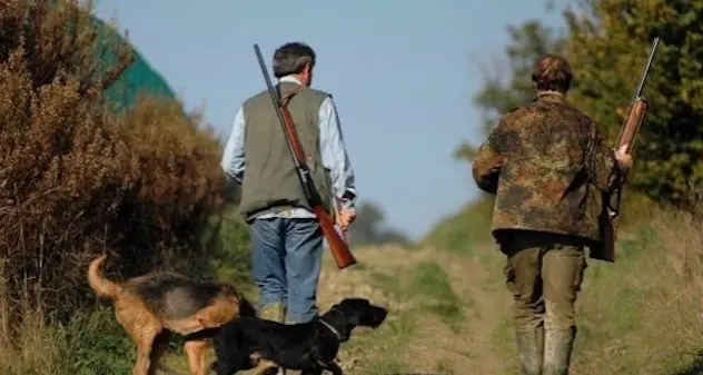 Incidente di caccia a Bultei: ferito a una gamba, codice rosso