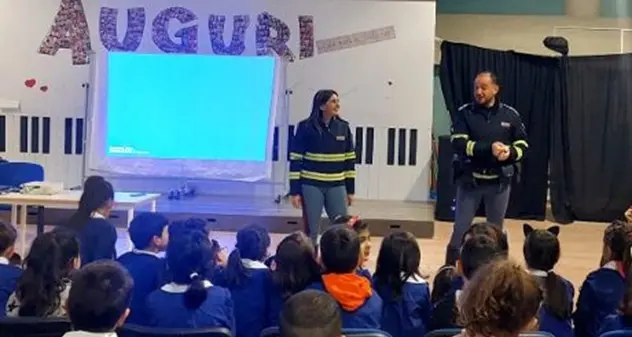 La polizia incontra gli alunni di Dolianova