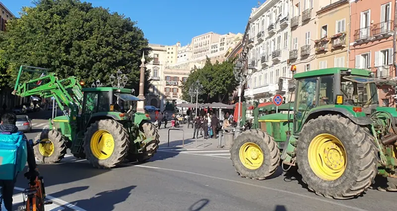 Trattori, una protesta con tanti capi: movimento a caccia di un leader