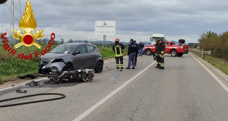 Alghero. Frontale auto-moto sulla strada dei Due Mari, un ferito grave