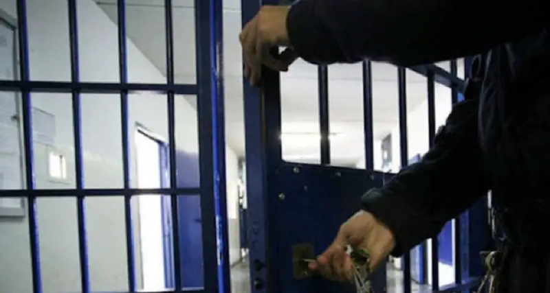 Porta droga al marito detenuto nel carcere di Uta: una denuncia