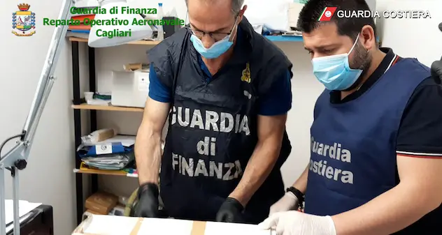 Alghero. Mercato illegale di ricci di mare: 25 avvisi di garanzia
