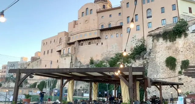 Azzeramento tassa su occupazione suolo pubblico per locali, ambulanti e giostre: c’è l’ok della Giunta Truzzu