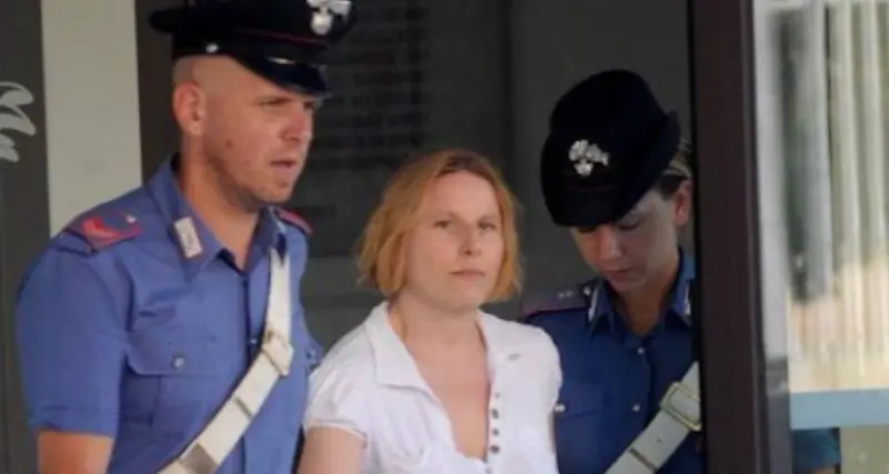 Uccise la mamma con tè avvelenato, “Non so se sono pentita”