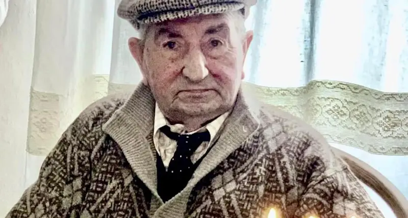 Sorso. Il signor Mario Franca festeggia 100 anni, l’omaggio del sindaco