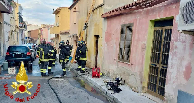 Incendio a Olbia: in fiamme appartamento abbandonato usato dai senzatetto