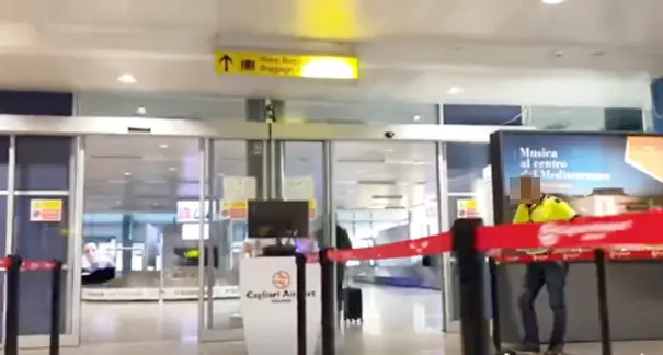 Covid, Mauro Pili (Unidos) attacca: “Ecco la verità in aeroporto, nessun controllo”. VIDEO