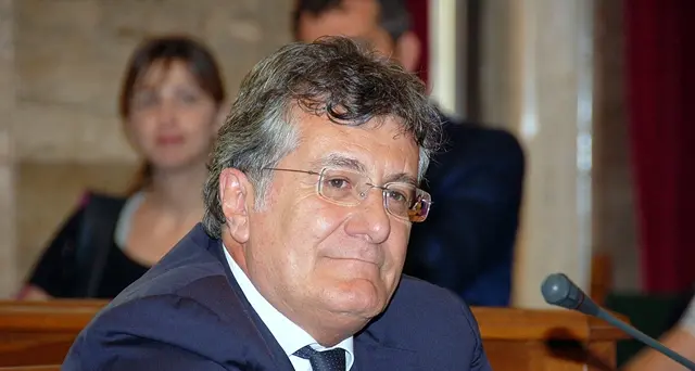 Lunghe file agli sportelli, sos di Edoardo Tocco per gli anziani sotto il sole: “Intervengano subito i vertici di Poste Italiane”