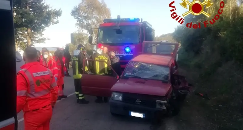 Scontro fra auto a Talana: ad avere la peggio un 82enne