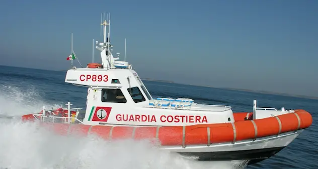 Oristano. Barca in avaria: famiglia soccorsa dalla Guardia Costiera