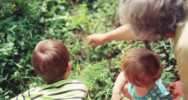 Bonus baby sitter, ok anche ai nonni o zii purché non conviventi