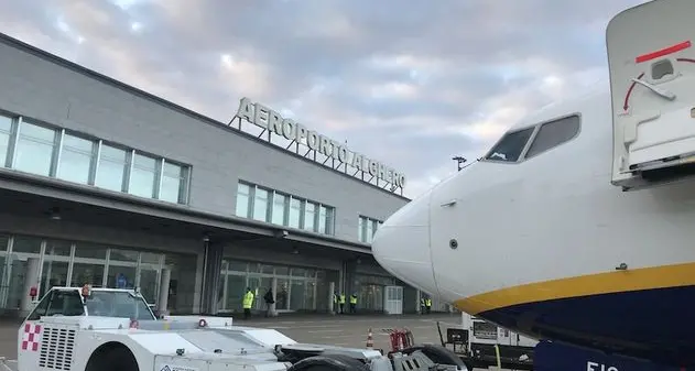 Ryanair riprende i collegamenti da e per l’aeroporto di Alghero: 10 rotte per l’estate 2020