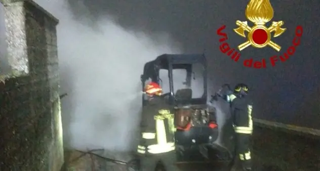 Escavatori in fiamme a Pattada, il sindaco: \"Vigliacchi\"
