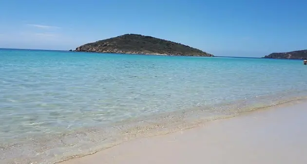 Teulada, da domani a numero chiuso la spiaggia Tuerredda