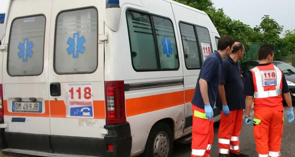 Sindia. Una tromba d'aria si abbatte sul paese, una donna è rimasto ferito a causa della caduta di un comignolo