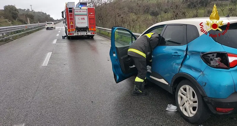 Incidente, code e tamponamenti a catena nel Nuorese: due feriti