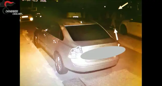 Sinnai. A fuoco quattro auto: individuato il responsabile. Video