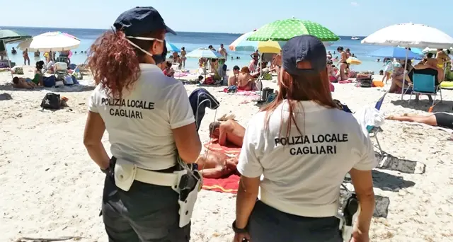 Controlli della Polizia Municipale al Poetto e nel centro storico: scattano le maxi multe