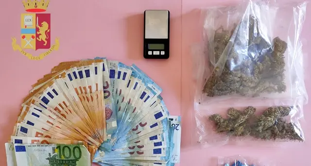 Zio e nipote in casa con cocaina e marijuana, arrestati dai Falchi della Polizia di Stato