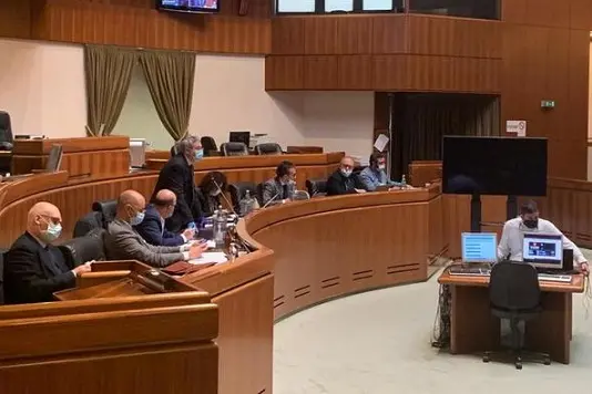 Consiglio regionale Sardegna, Giunta con la mascherina in Aula