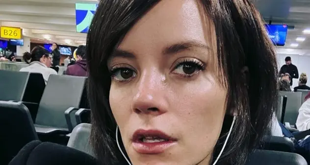 Lily Allen: “Amo le mie figlie, ma mi hanno rovinato la carriera”