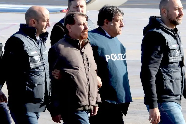 Ciampino Roma, Arrivo all\\'aeroporto di Ciampino del terrorista Cesare Battisti,arrestato domenica in Bolivia\\n Pictured : Cesare Battista