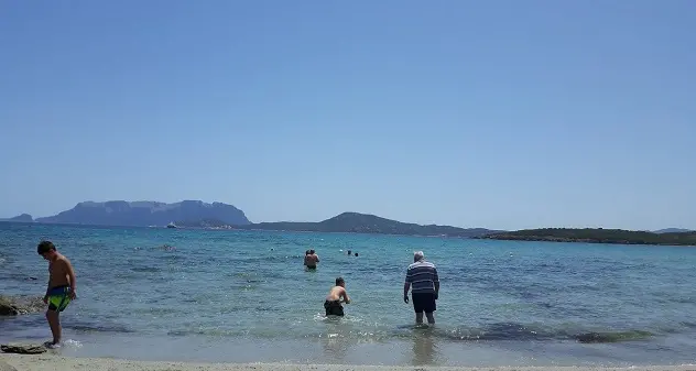 Malore in acqua a Pittulongu: morto 79enne