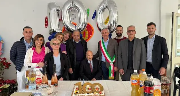 Alghero festeggia un nuovo centenario, il signor Giacomo Idda