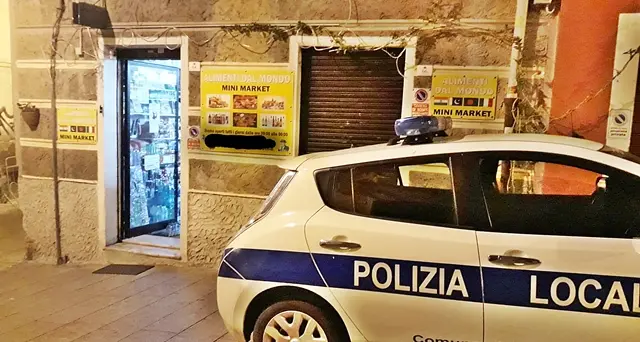 Controlli e multe della Polizia Municipale nelle strade della “movida” e al Poetto: tolleranza zero