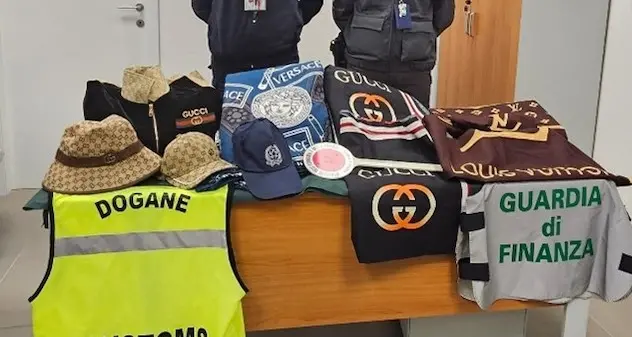 Alghero. Merce contraffatta sequestrata in aeroporto