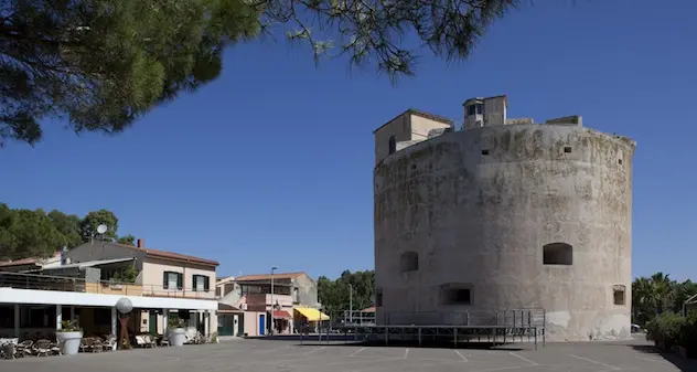 Scoppia una condotta dell'acqua, allagata Torregrande
