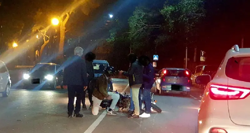 Cagliari: scontro tra auto e moto in Viale Regina Elena