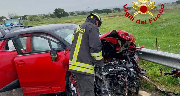 Macomer, scontro frontale sulla 129: ferito trasportato in elisoccorso