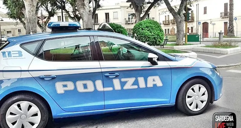 Cagliari. Non si ferma all’alt della Polizia, scappa e getta la droga dal finestrino