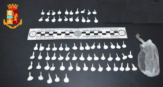 Cagliari. In via Schiavazzi il market della droga: tre arresti