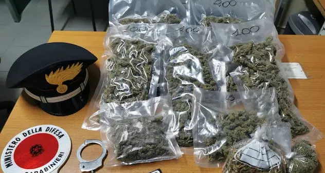 Sant’Antioco. Marijuana nascosta in cucina: arrestato 34enne