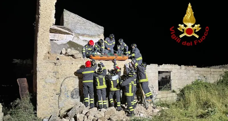 Nuoro. Crolla il tetto di una vecchia casa: morti due ragazzini