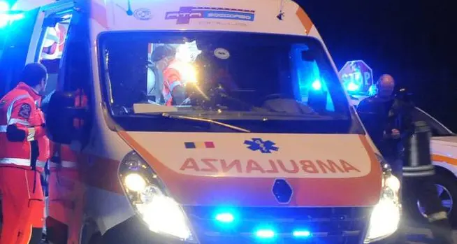 Bimbo di due anni cade dal balcone: morto nella notte
