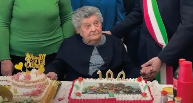 100 anni! Porto Torres in festa per la signora Maria Dessì