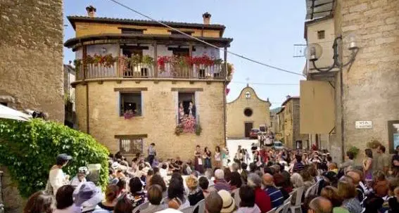 Isola delle Storie: il Festival della Comunità che legge, collabora, sorride, resiste