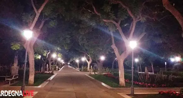 “E luce fu”, anche ai Giardini Pubblici vialetti e aree verdi nuovamente illuminati