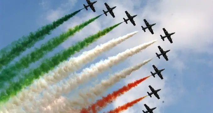 Tortolì. In volo sulle polemiche. Lido bloccato per le acrobazie aeree, è protesta