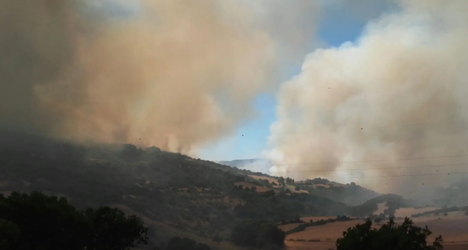 Inferno di fuoco tra Isili, Serri, Nurri, Orroli e Villanovatulo