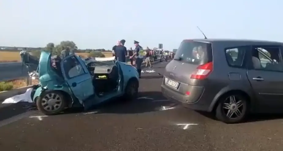 Travolge un auto in panne e provoca 2 morti. Negativi gli esami tossicologici effettuati sul militare di 36 anni