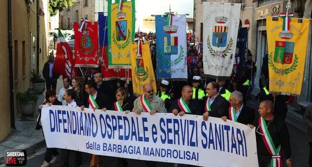 Gli amministratori della Barbagia Mandrolisai denunciano: \"Il servizio emergenza-urgenza è al collasso\"