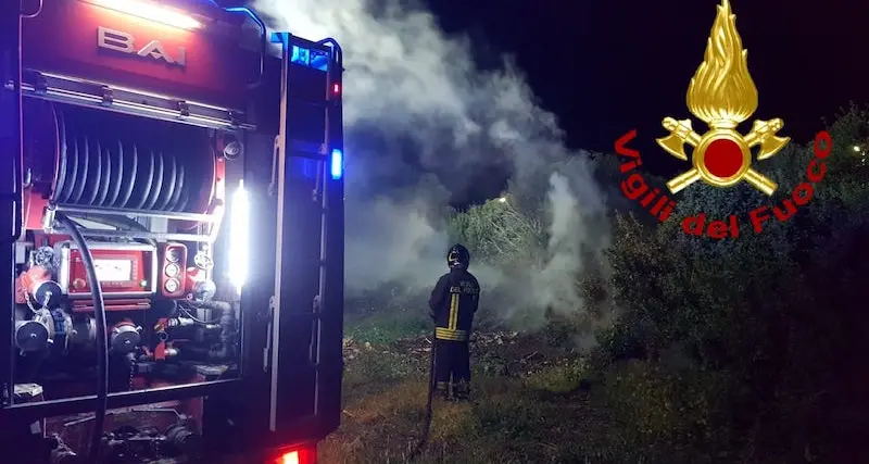Notte di incendi in Gallura: roghi a Padru, Golfo Aranci e Porto San Paolo