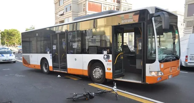 Cagliari. Incidente tra bici e autobus: grave un 53enne