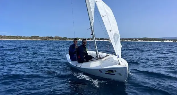 Vela. Gli Snipe e i 420 si sfidano ad Alghero per il titolo sardo