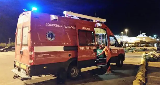 In fiamme chiosco di frutta e verdura: indagini in corso