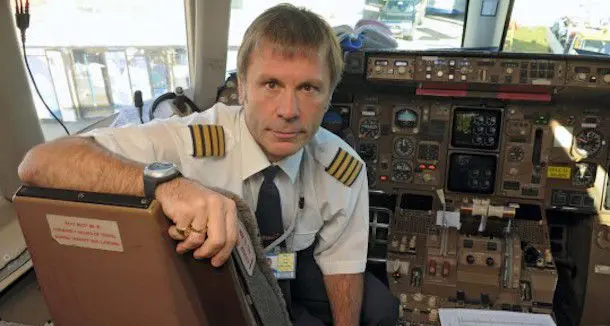 Un pilota del tutto speciale: il leader degli Iron Maiden ai comandi del boeing in volo da Olbia a Torino